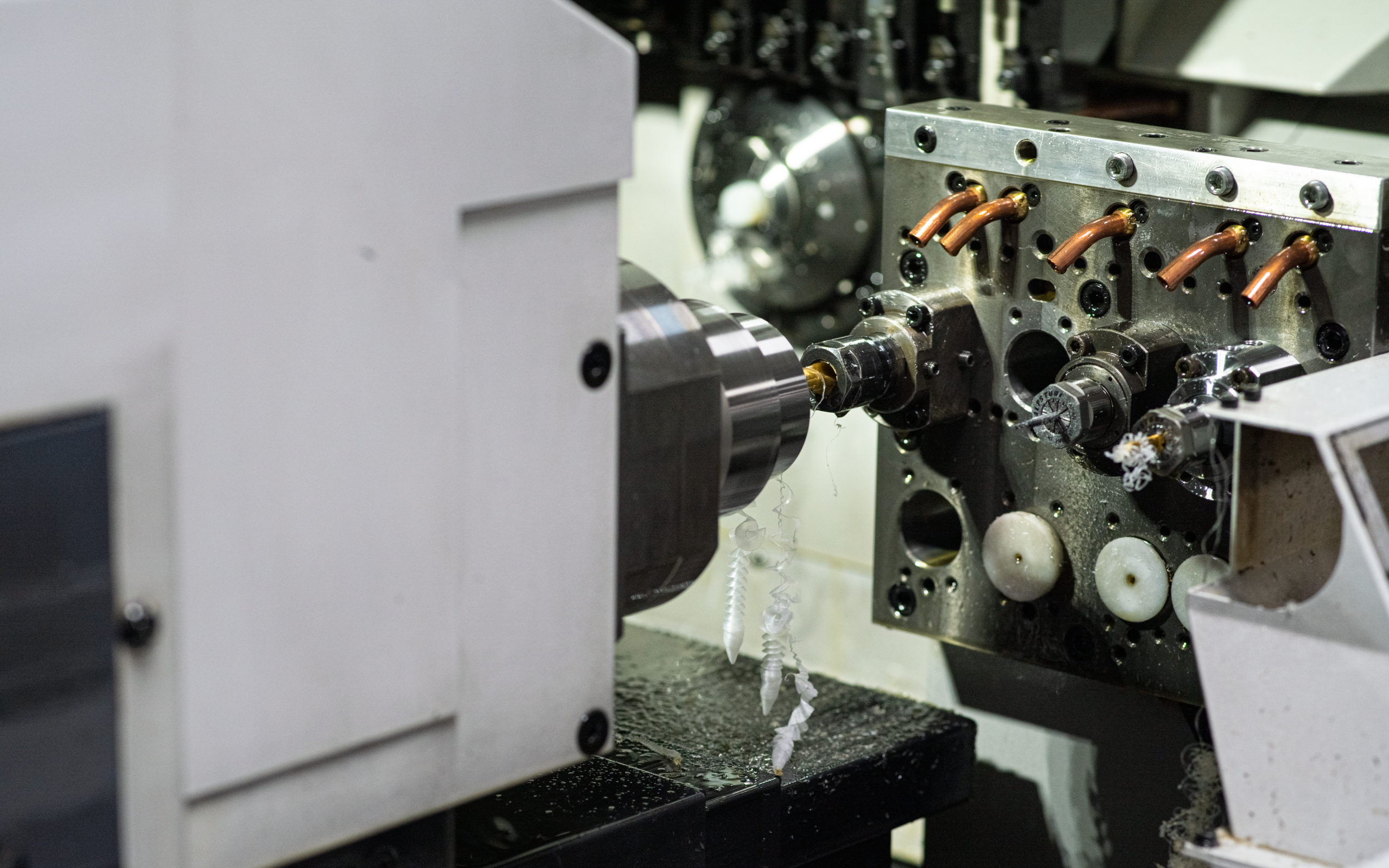 Fabrication de pièces de tournage CNC suisse personnalisées Pièces de tournage CNC suisse personnalisées avec usinage de haute précision pour applications industrielles et OEM