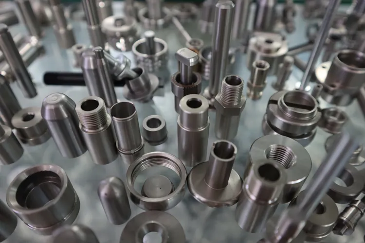 Fabrication de goupilles cylindriques en acier : types, matériaux et usinage de précision