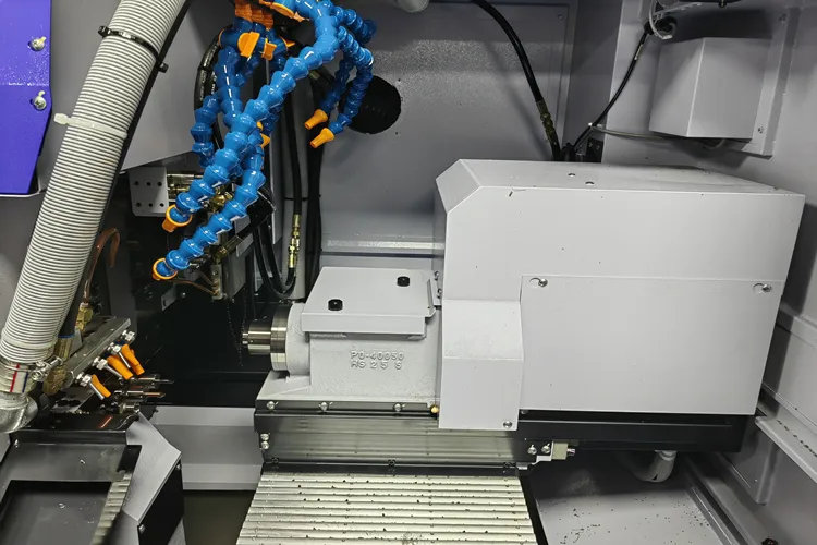 Usinage de précision suisse CNC expliqué : processus et applications