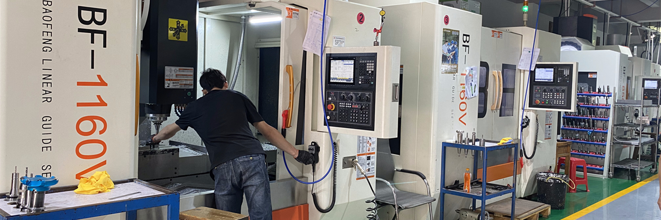 Usine d'usinage CNC d'aluminium pour pièces de précision sur mesure Usine de pièces d'usinage en aluminium produisant des composants fraisés CNC de précision