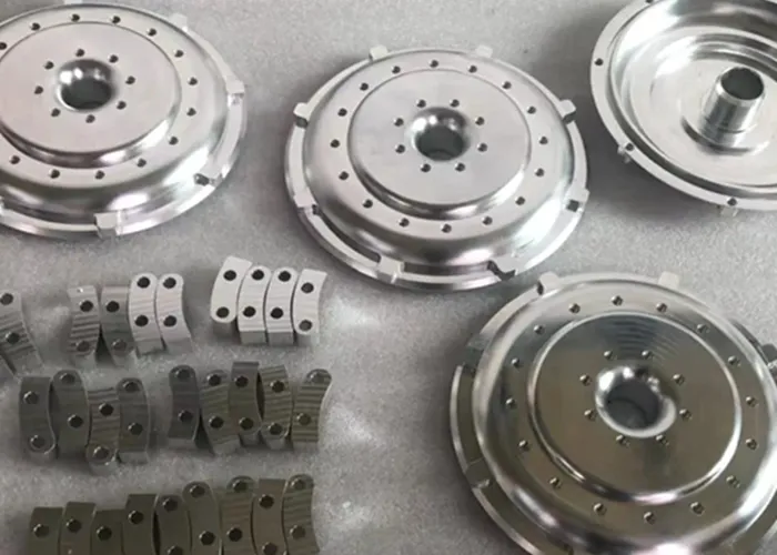 Services d'usinage CNC de l'aluminium : Guide complet pour la fabrication de pièces de précision