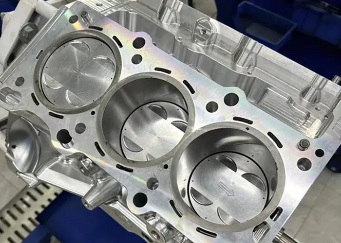 Usinage CNC automobile : Le guide complet de la fabrication de pièces automobiles de précision