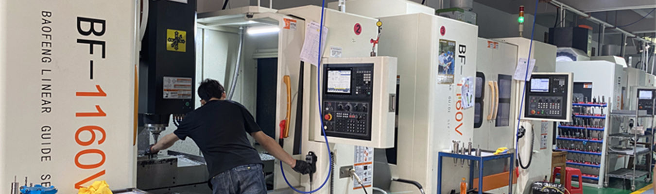 Atelier d'usinage CNC 5 axes pour services d'usinage de précision Atelier d'usinage CNC 5 axes réalisant l'usinage de précision des métaux et la fabrication de pièces