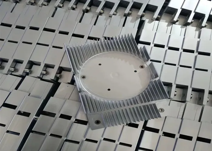 Guide de conception pour l'usinage de dissipateurs thermiques CNC : astuces éprouvées pour booster les performances thermiques