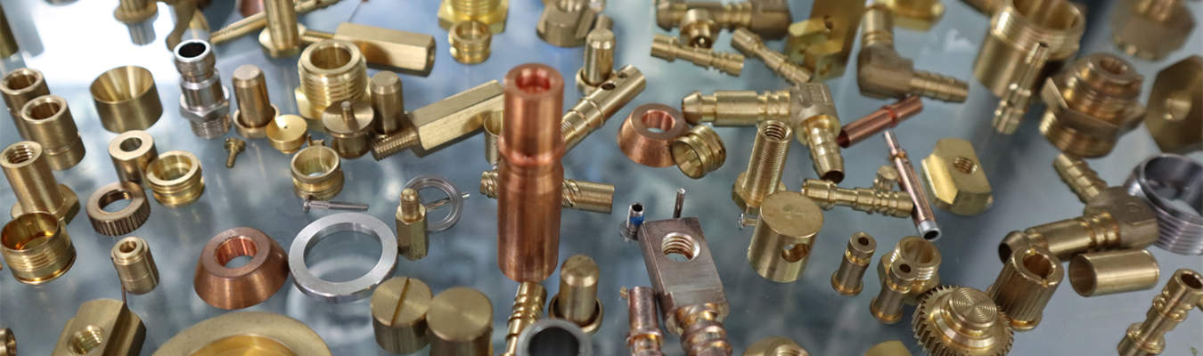 Boulons et écrous personnalisés pour applications industrielles Boulons et écrous personnalisés fabriqués avec précision par usinage CNC pour équipements industriels, automobile et applications OEM