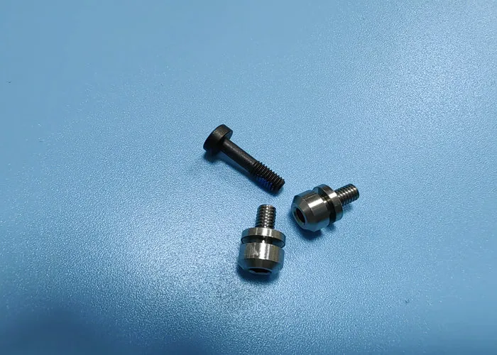 Contrôle de concentricité de l'écrou, précision du filetage et fixation antivibration dans l'usinage CNC de précision