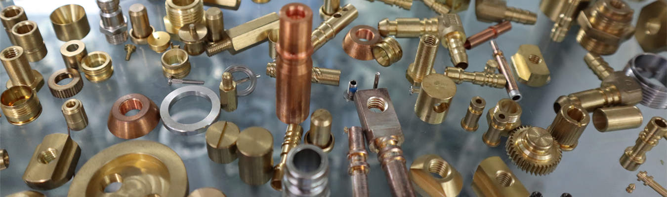 Inserts de précision en laiton, composants usinés CNC suisse Inserts de haute précision en laiton produits par usinage CNC suisse pour connecteurs électriques et assemblages filetés