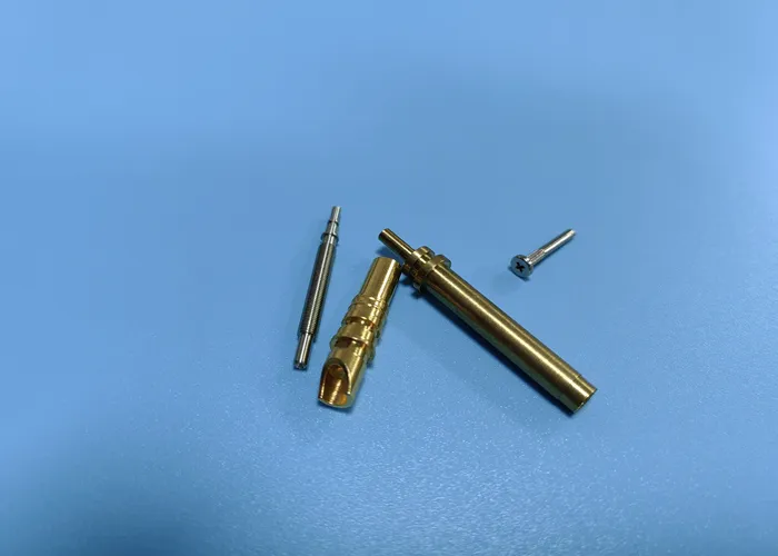 Broches de connecteur EV de précision, contacts de bornes de batterie et boîtiers conducteurs – Solutions d'ingénierie pour véhicules électriques haute performance