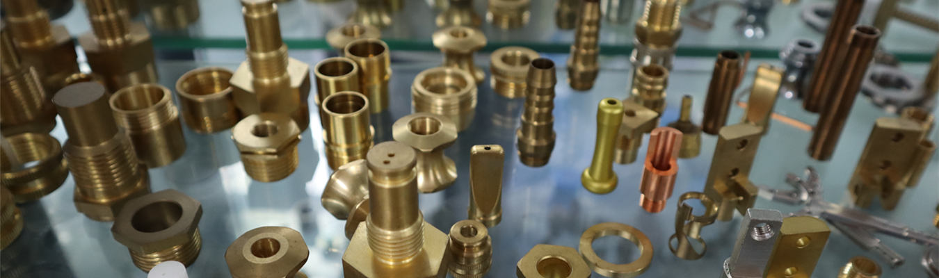 Production CNC de fixations – Fabrication de fixations de haute précision Processus de production CNC de fixations pour des fixations usinées personnalisées avec une haute précision et un contrôle qualité cohérent