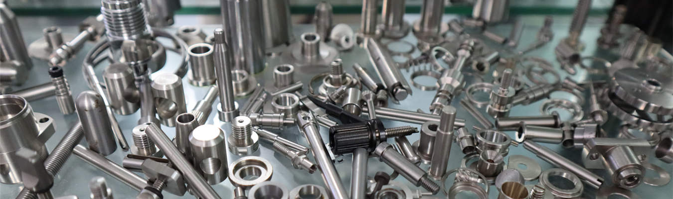 Fixation personnalisée de précision – Composants de fixation usinés par CNC suisse Fixation personnalisée de précision fabriquée par usinage CNC suisse pour des applications industrielles et automobiles à tolérance serrée