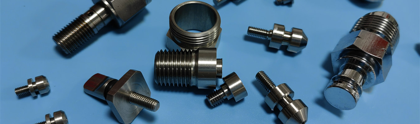 Fabricant de raccords de précision – Raccords usinés CNC suisses Fabricant de raccords de précision fournissant des raccords usinés CNC suisses personnalisés pour des applications industrielles, pneumatiques et de contrôle de fluides