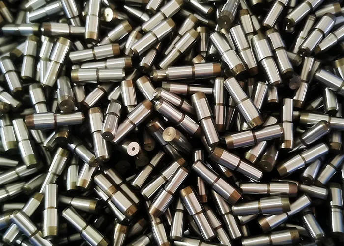 Usinage suisse pour les broches de guidage : Guidage de précision pour les matrices, moules et systèmes linéaires