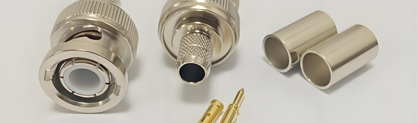 Fabricant de pièces de connecteurs RF – Composants usinés suisses sur mesure Fabricant sur mesure de pièces de connecteurs RF spécialisé dans les composants de précision usinés suisses pour les systèmes de transmission de signaux